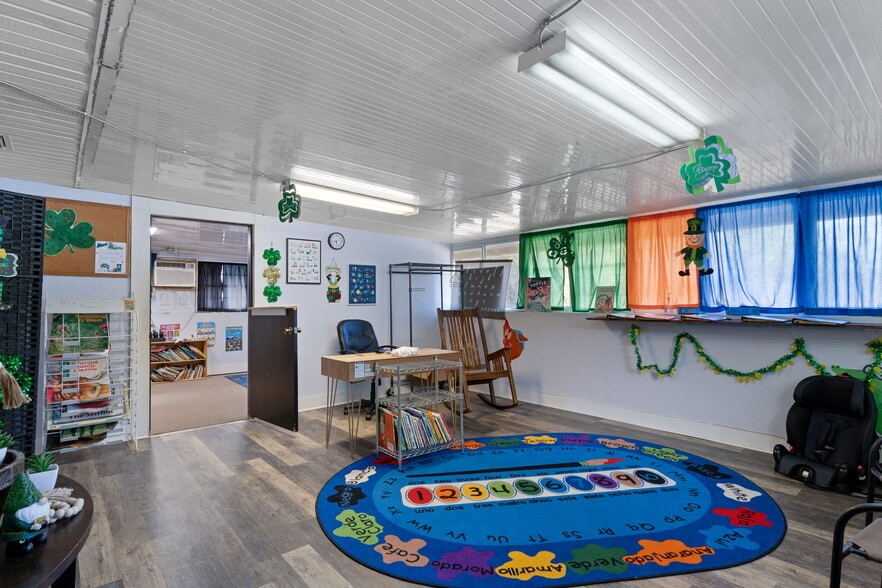 More Photos Of 639 NE 1st St, Crystal River Daycare Center For Sale