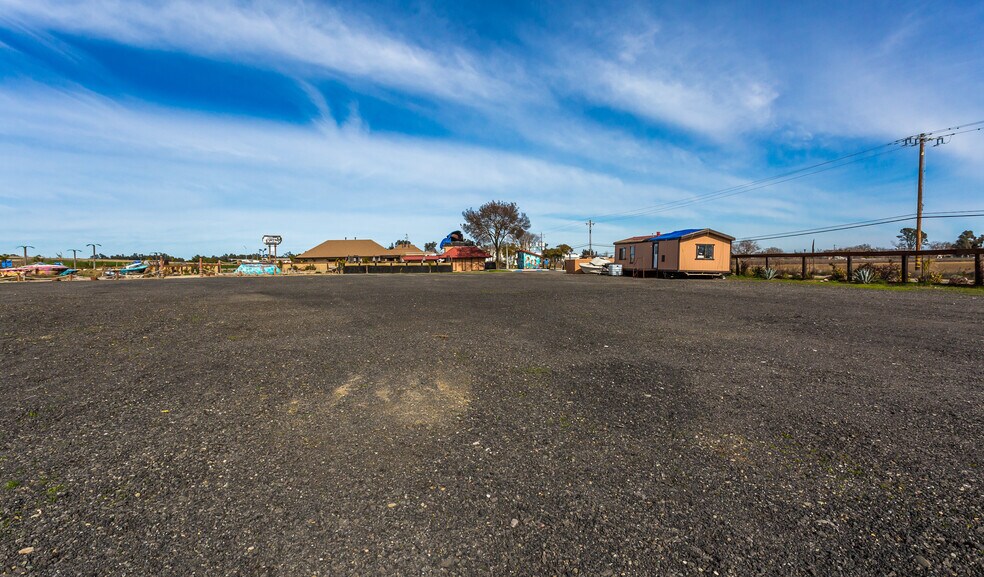 More Photos Of 4070 Country Rd 89, Dunnigan Restaurant For Sale