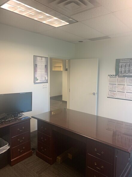 More Photos Of 4525 Rhodes Dr, Windsor Light Distribution For Lease