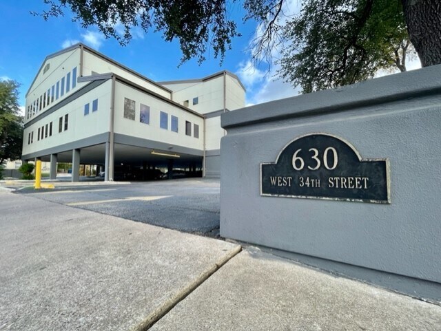 More Photos Of 630 W 34th St, Austin Medical For Lease