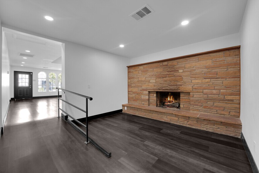 More Photos Of 530 S 7th St, Las Vegas Office Residential For Lease