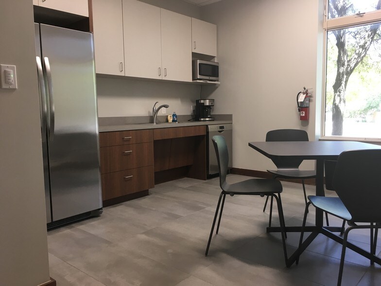 More Photos Of 4413 Spicewood Springs Rd, Austin Office For Lease