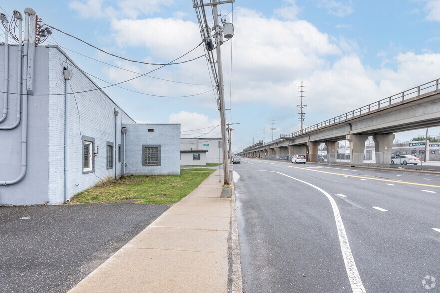 More Photos Of 181 E Hoffman Ave, Lindenhurst Warehouse For Sale
