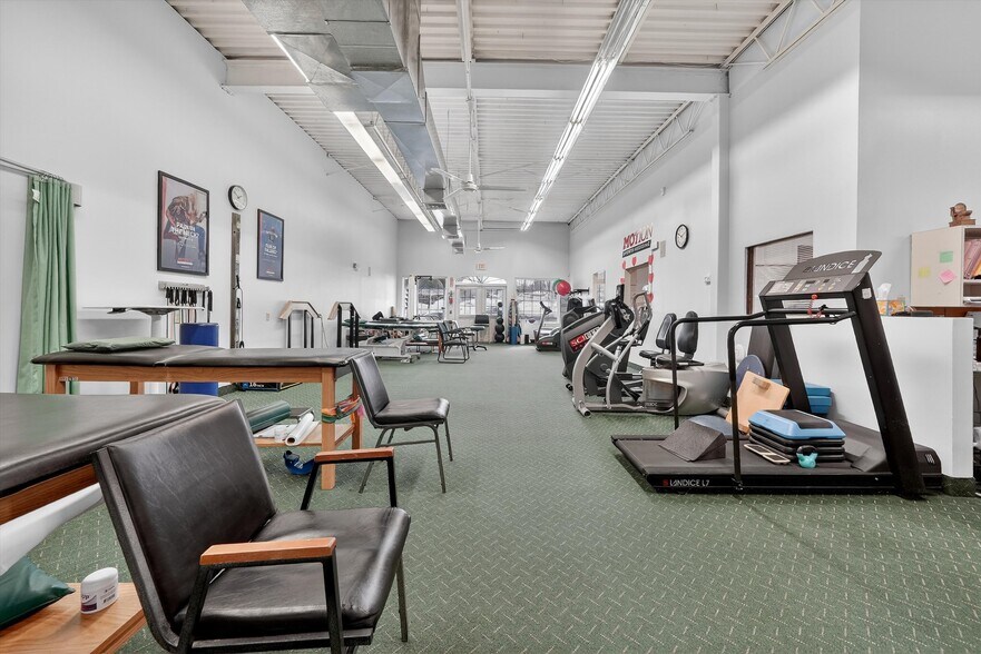 More Photos Of 24-26 Liberty Square Mall, Stony Point Office For Sale