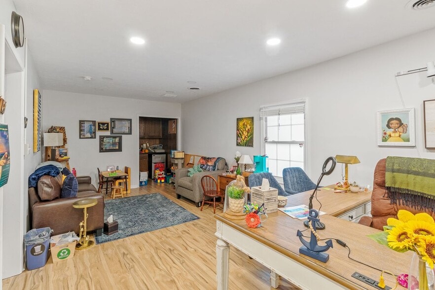 More Photos Of 2915 Frankfort Ave, Louisville Office For Lease