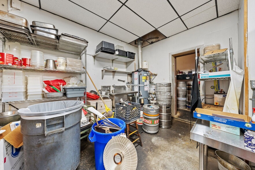 More Photos Of 351 Park Ave N, Renton General Retail For Sale