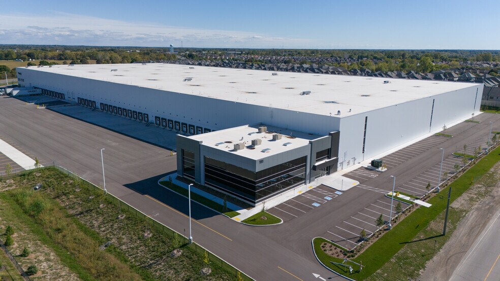 More Photos Of 151 Garden Ave, Brantford Distribution For Lease