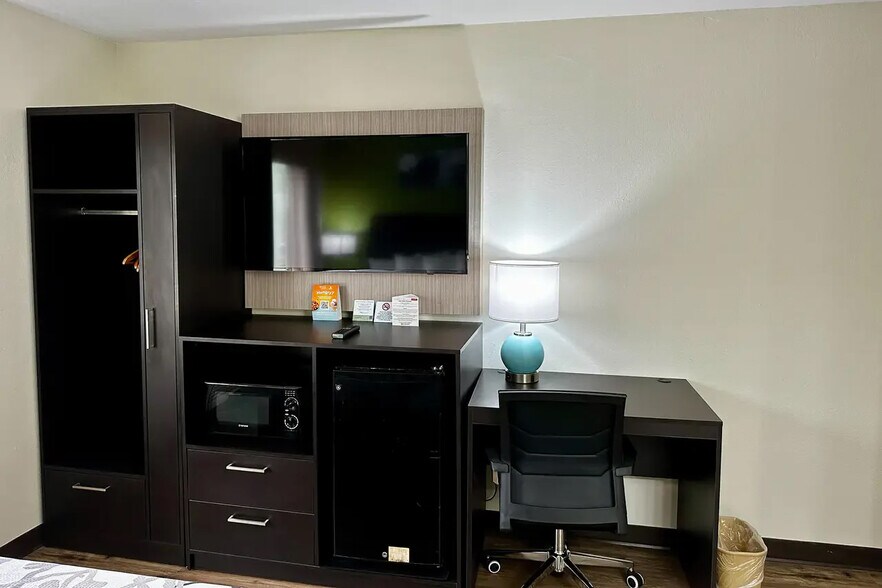 More Photos Of 17013 Abercorn St, Savannah Hotel For Sale