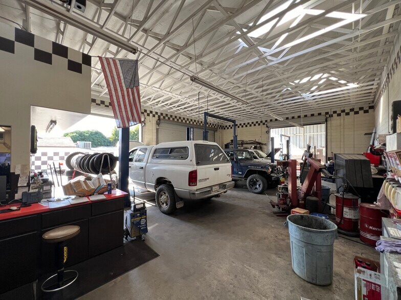 More Photos Of 729 D St, Ramona Auto Repair For Sale