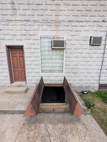 More Photos Of 158 S White Horse Pike, Audubon General Retail For Sale