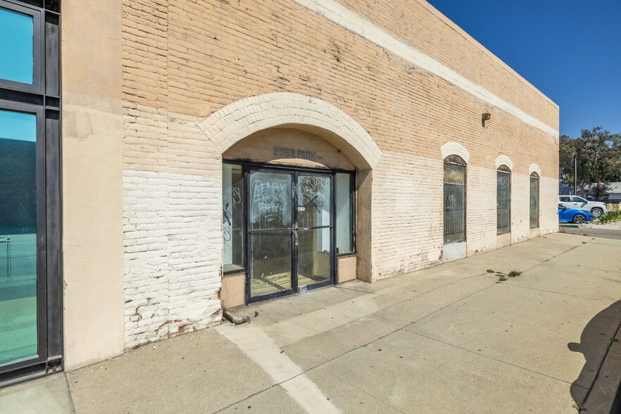 More Photos Of 205 N Park Ave, Pomona Warehouse For Lease