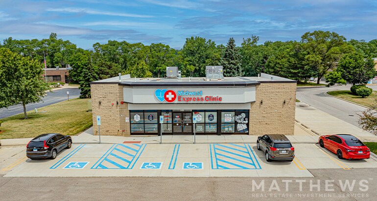 Primary Photo Of 855-865 E Geneva Rd, Carol Stream Freestanding For Sale