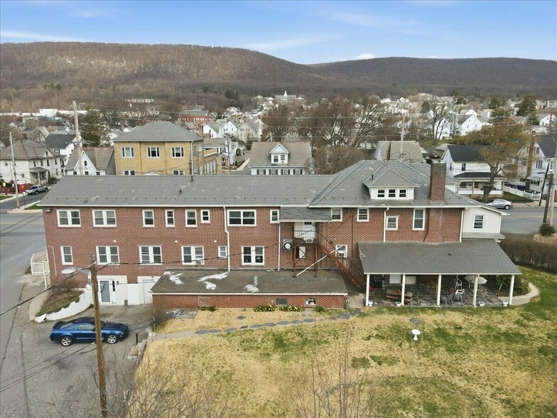 More Photos Of 306 W Main St, Pen Argyl Healthcare For Sale