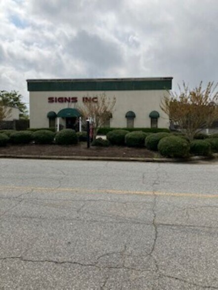 More Photos Of 6094 Coca Cola Blvd, Columbus Flex For Lease