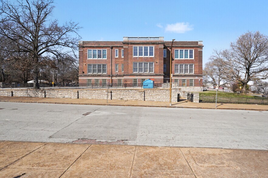 More Photos Of 3821 11th St, Saint Louis Specialty For Sale