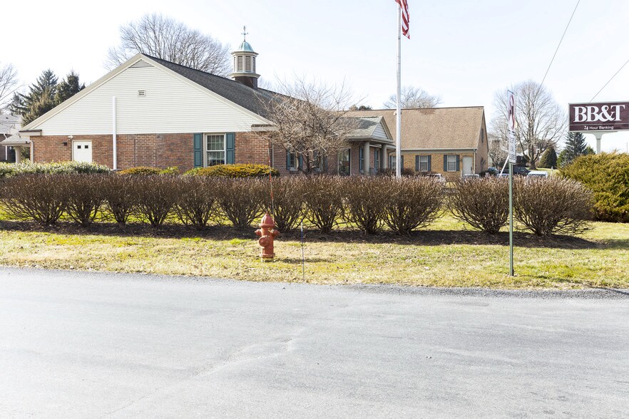 More Photos Of 1950 Old Philadelphia Pike, Lancaster Bank For Sale