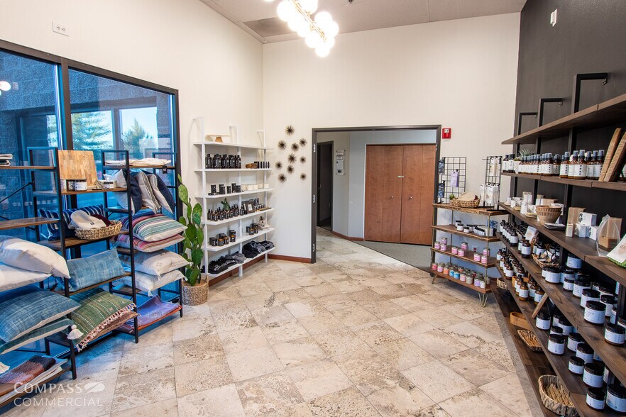 More Photos Of 2491 NE Twin Knolls Dr, Bend Light Manufacturing For Lease