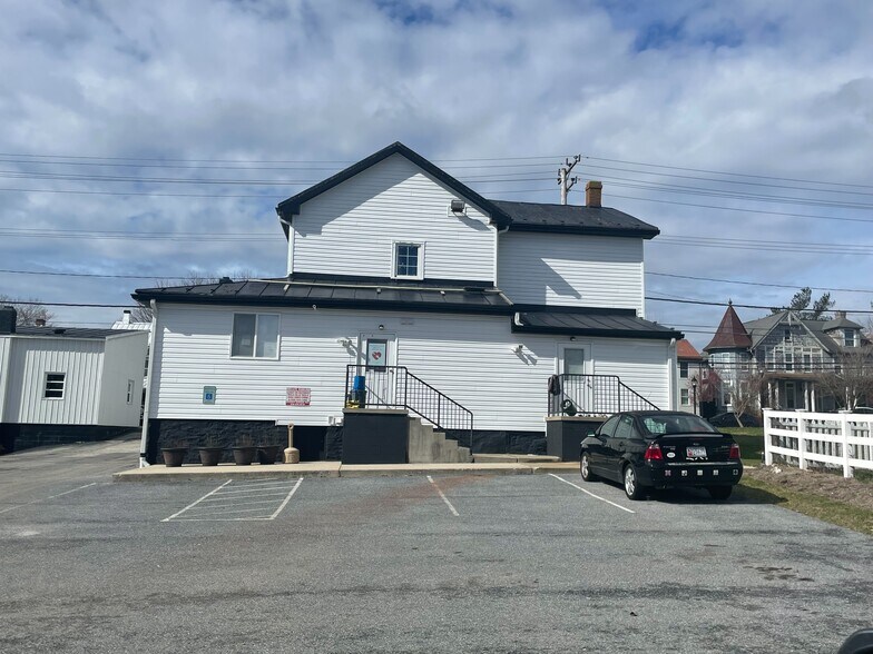 More Photos Of 1011 Main St, Hampstead Storefront Retail Office For Sale