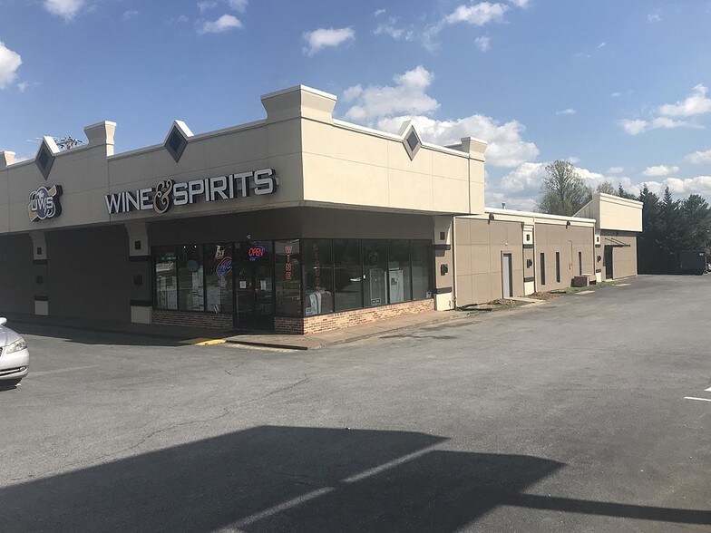 Primary Photo Of 2815 W Market St, Johnson City Freestanding For Lease