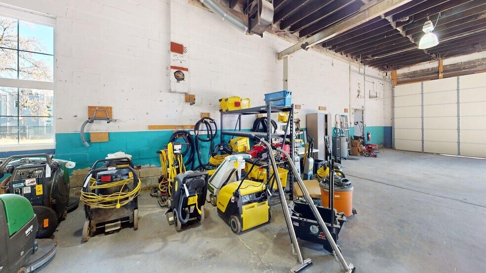 More Photos Of 17 Erie St, Albany Warehouse For Lease