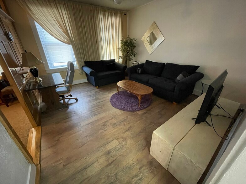 More Photos Of 302-304 S River Park Dr, Guttenberg Apartments For Sale
