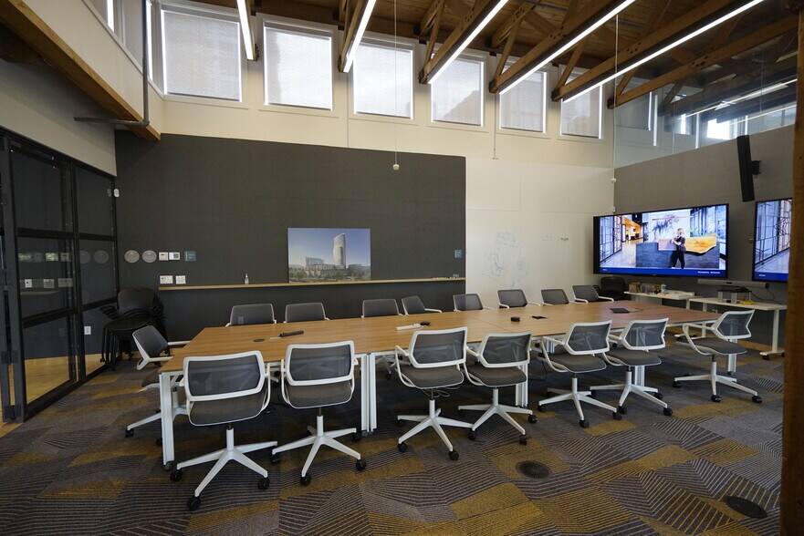 More Photos Of 201 Main St SE, Minneapolis Loft Creative Space For Lease