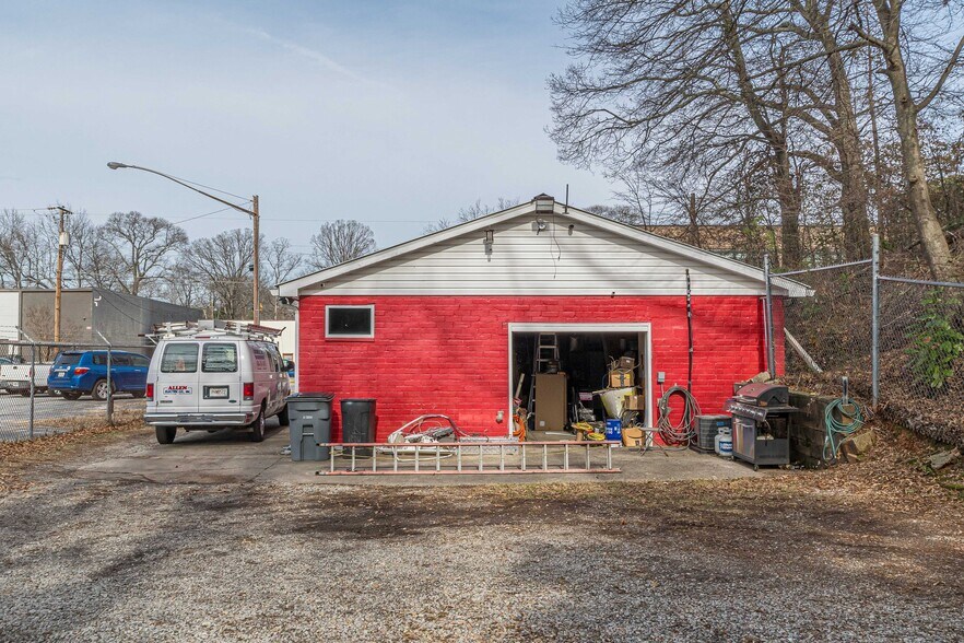 More Photos Of 614 King Arnold St, Hapeville Storefront Retail Office For Sale