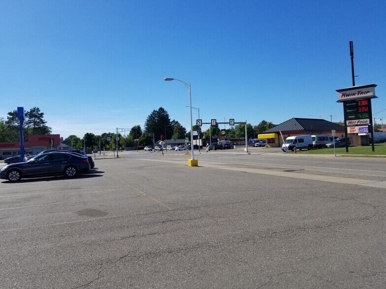 More Photos Of 2201 Grand Ave, Wausau Unknown For Lease