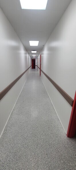 More Photos Of 2400 Pilot Knob Rd, Mendota Heights Light Manufacturing For Lease