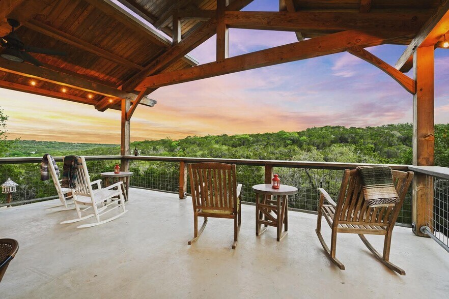 More Photos Of 7400 McGregor Ln, Dripping Springs Hotel For Sale