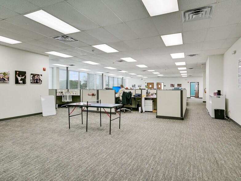More Photos Of 1106 Clayton Ln, Austin Coworking Space