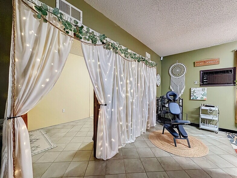 More Photos Of 13414 US Highway 19, Hudson Showroom For Lease