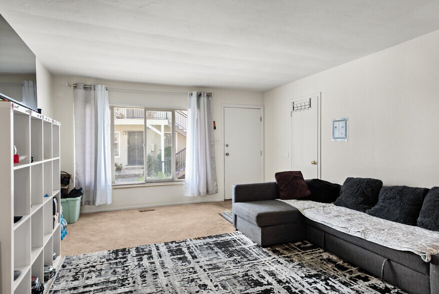 More Photos Of 45 Woodland Ave, San Rafael Apartments For Sale
