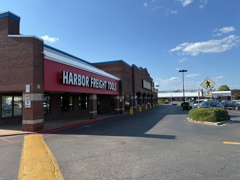 More Photos Of 9118-9174 Parkway E, Birmingham Freestanding For Lease