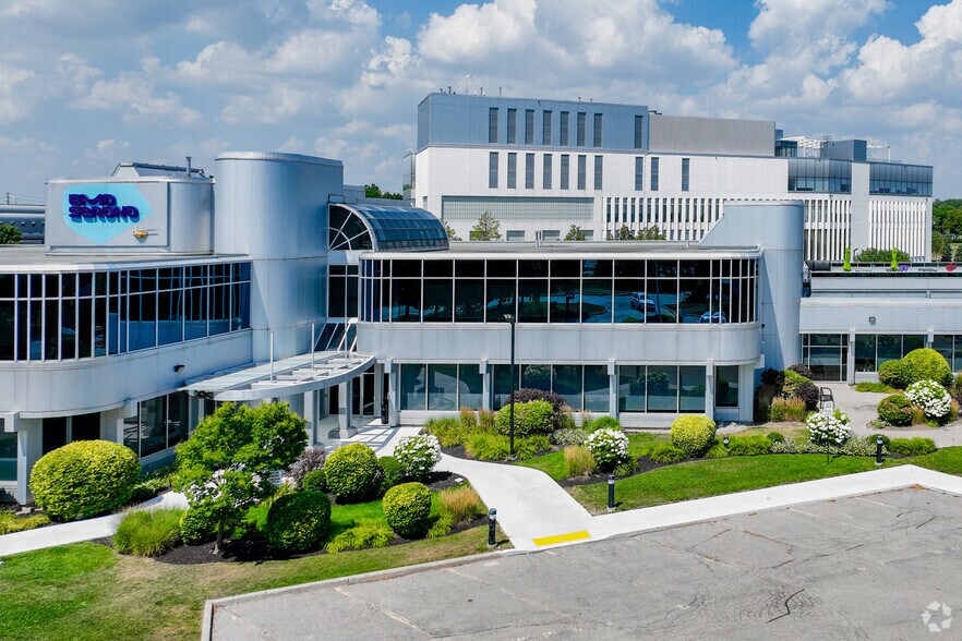 Primary Photo Of 2695 N Sheridan Way, Mississauga Office For Lease