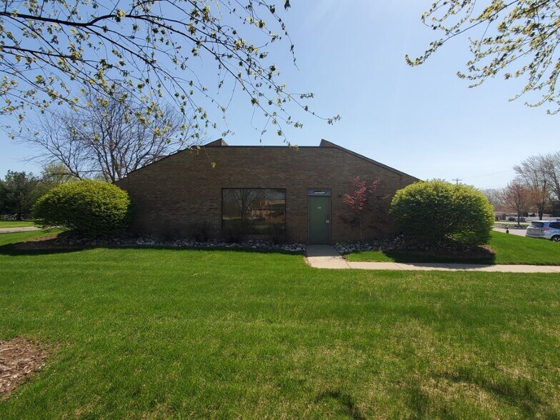 More Photos Of 6258 W Pierson Rd, Flushing Medical For Lease