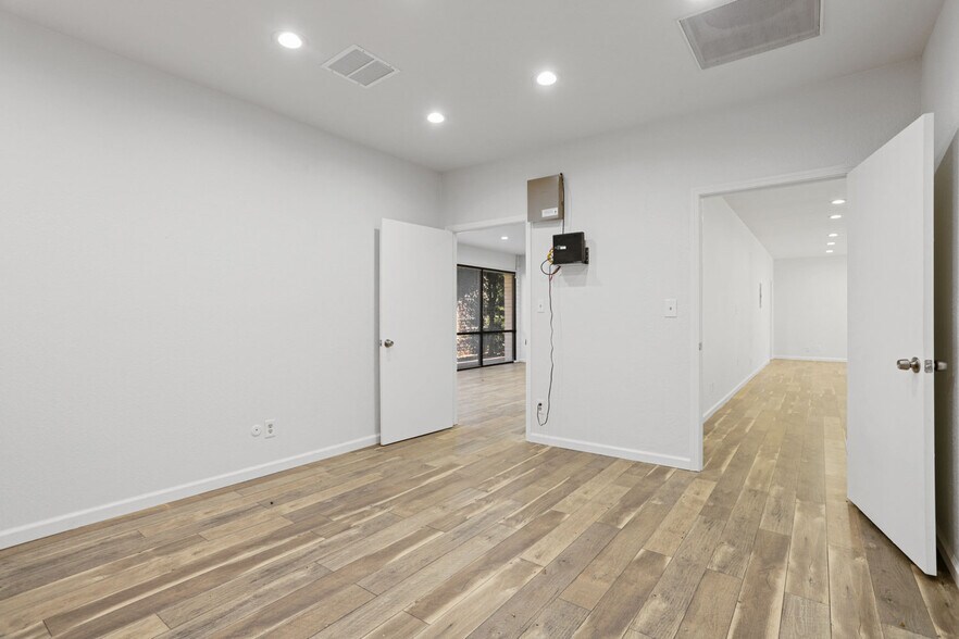 More Photos Of 5637 N Pershing Ave, Stockton Medical For Lease