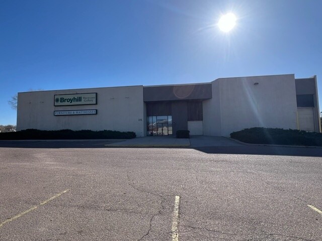 More Photos Of 345 S Academy Blvd, Colorado Springs Freestanding For Sale