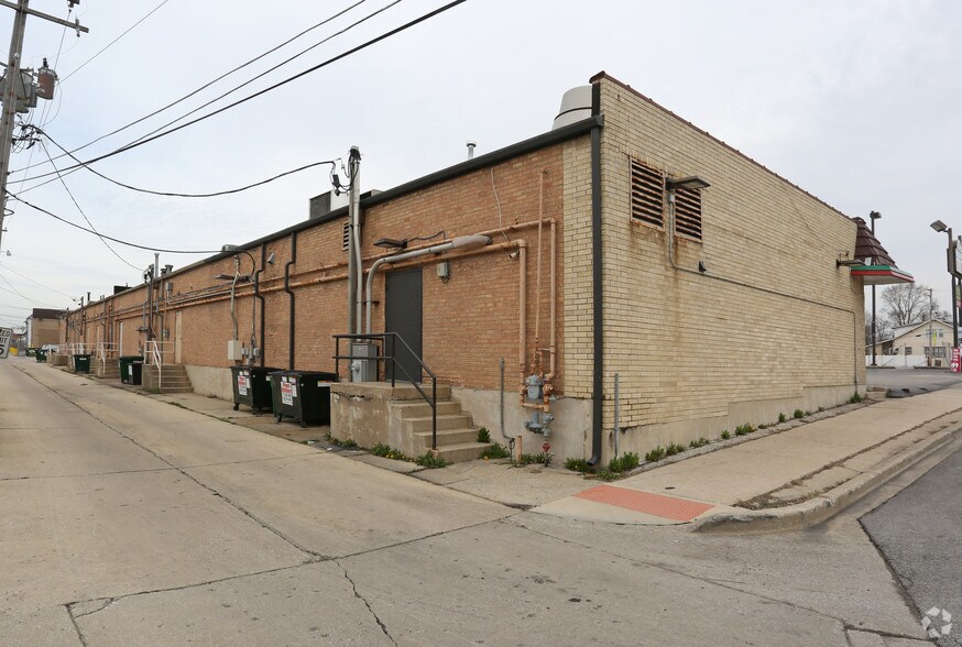 More Photos Of 7401-7415 Archer Ave, Summit Storefront For Lease