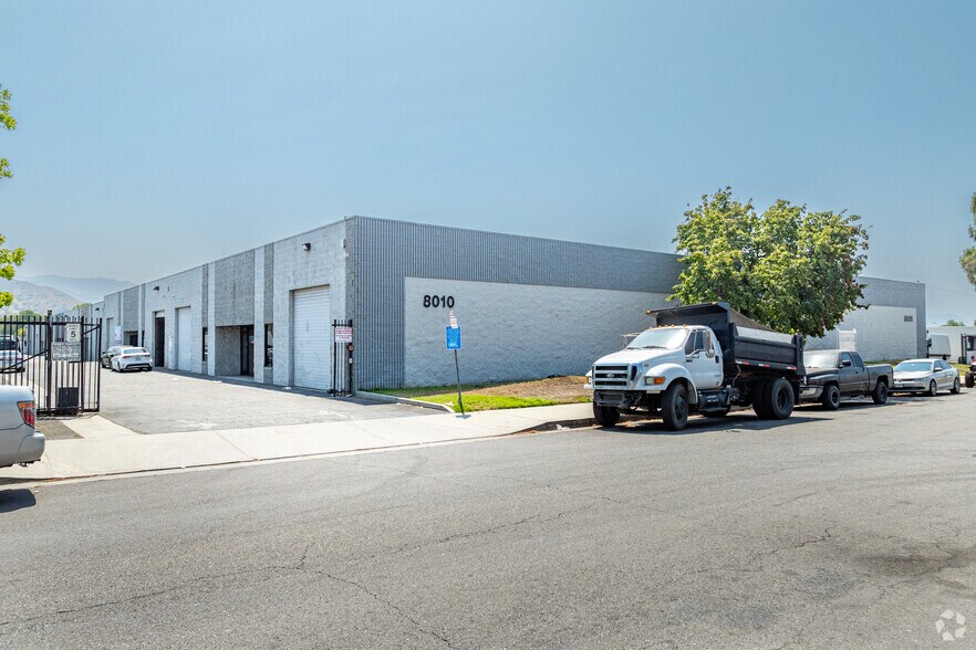 Primary Photo Of 8010 Wheatland Ave, Sun Valley Manufacturing For Sale