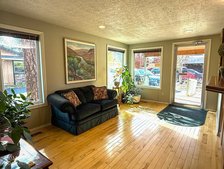 More Photos Of 1222 NE 4th St, Bend Office For Sale