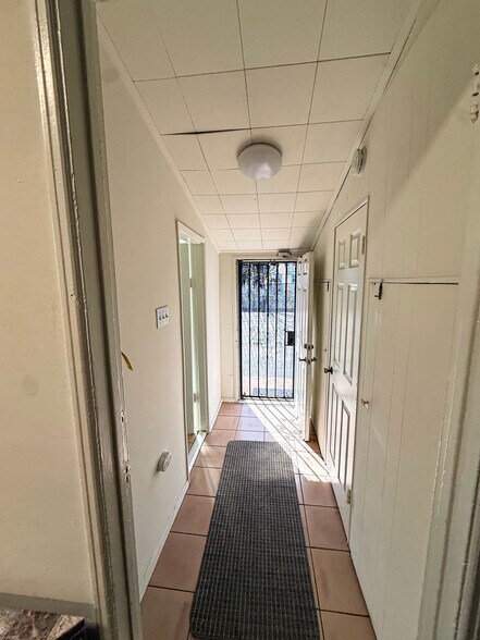 More Photos Of 11628-11630 Victory Blvd, North Hollywood Freestanding For Sale