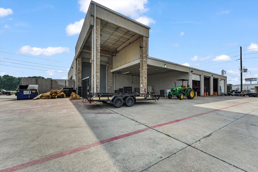 More Photos Of 15150 North Fwy, Houston Freestanding For Sale