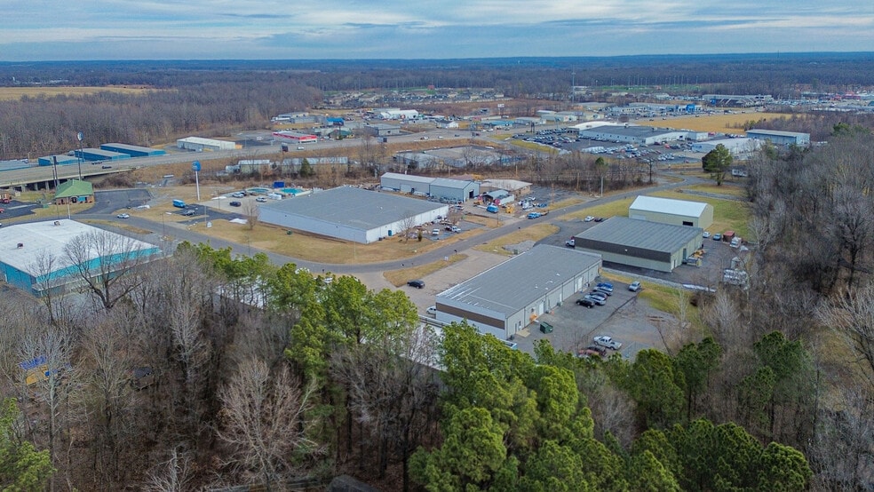 More Photos Of 3530 Park Plaza Rd, Paducah Flex For Lease