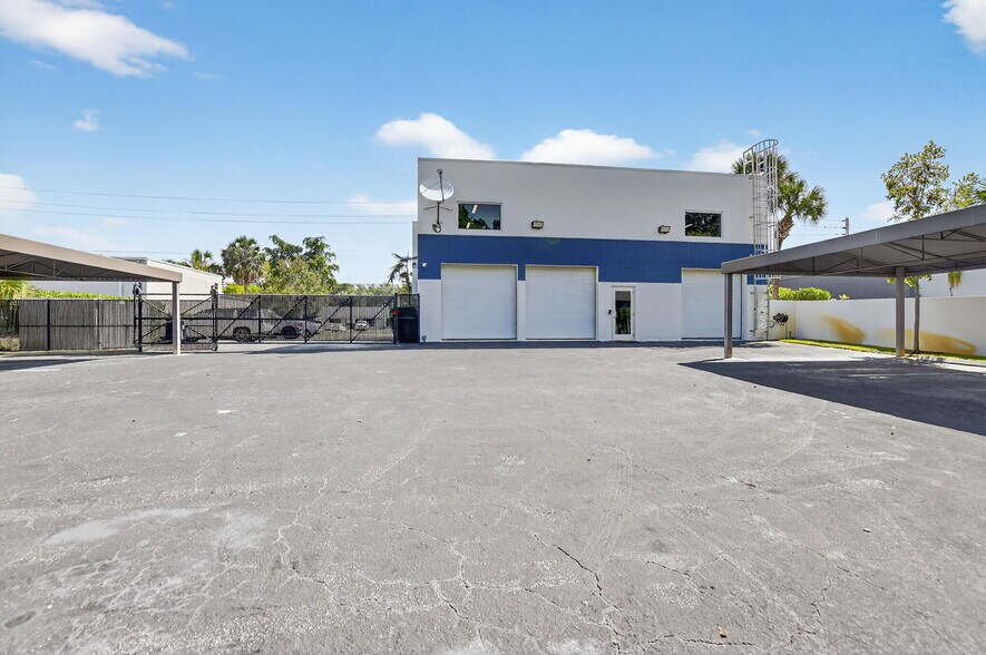 More Photos Of 442 NW 35th St, Boca Raton Office For Sale