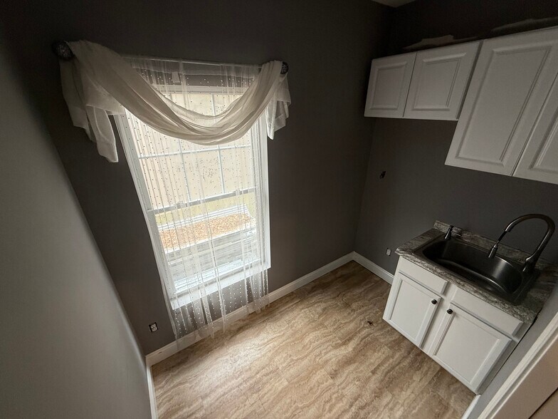 More Photos Of 2290 Foxon Rd, North Branford Storefront Retail Office For Lease