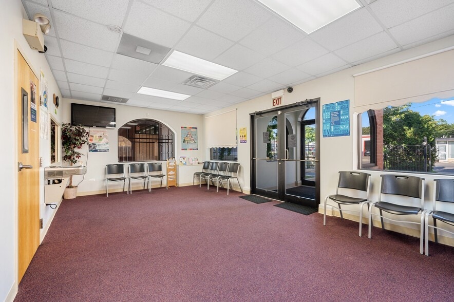 More Photos Of 6021 S Kedzie Ave, Chicago Medical For Sale
