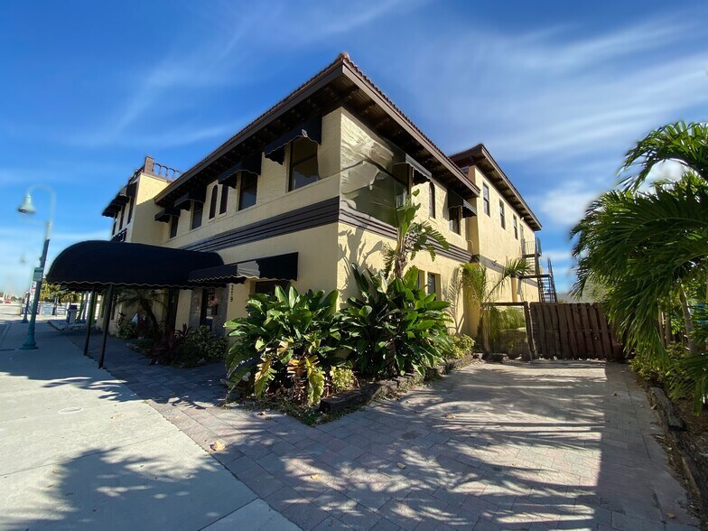 More Photos Of 219 N 21st Ave, Hollywood Storefront Retail Office For Sale