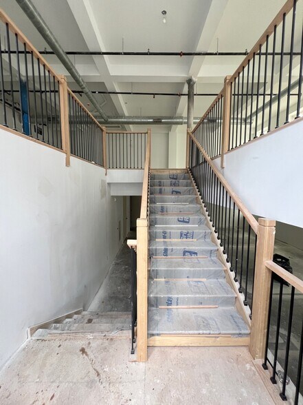 More Photos Of 141 Christopher Columbus Dr, Jersey City Apartments For Lease