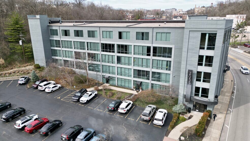 More Photos Of 2055 Reading Rd, Cincinnati Medical For Lease